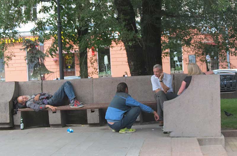 компания нетрезвых людей