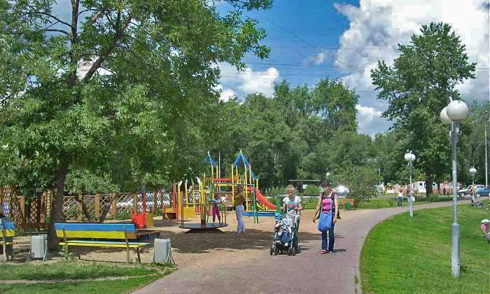 детская площадка в сквере на Ясном пруду