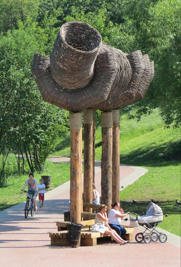 плетеная скульптура