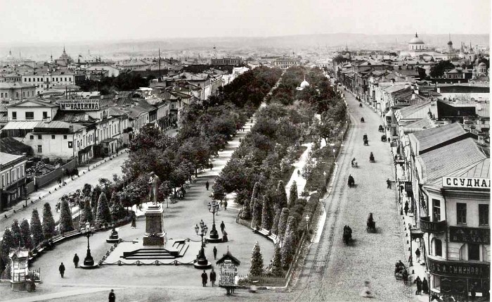 памятник А. С. Пушкину на Тверском бульваре